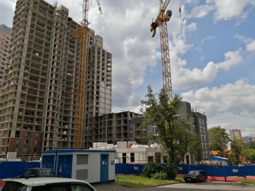 В районе Зюзино ведется строительство дома по программе реновации