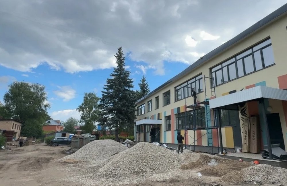 В детском саду при школе №16 Серпухова ведутся работы по благоустройству
