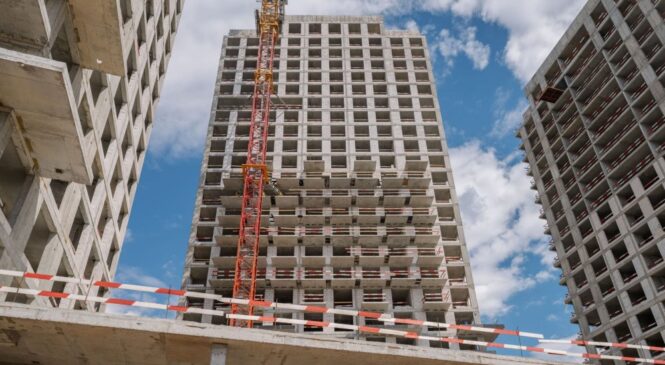 Во второй очереди жилого комплекса на юго-востоке столицы началась облицовка домов