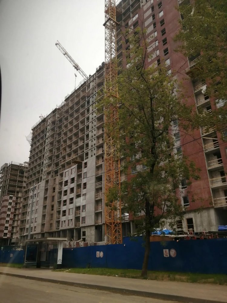 В Зюзине продолжается строительство жилого дома по программе реновации