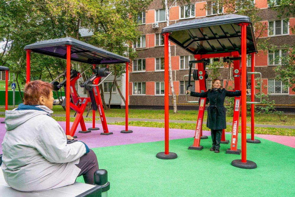 В Нагатинском Затоне появилось более 100 воркаут-тренажеров